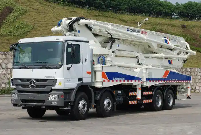 Pourquoi le châssis Mercedes Benz est-il devenu le favori du marché des camions de pompage? Juste parce que c'est une marque Mercedes?